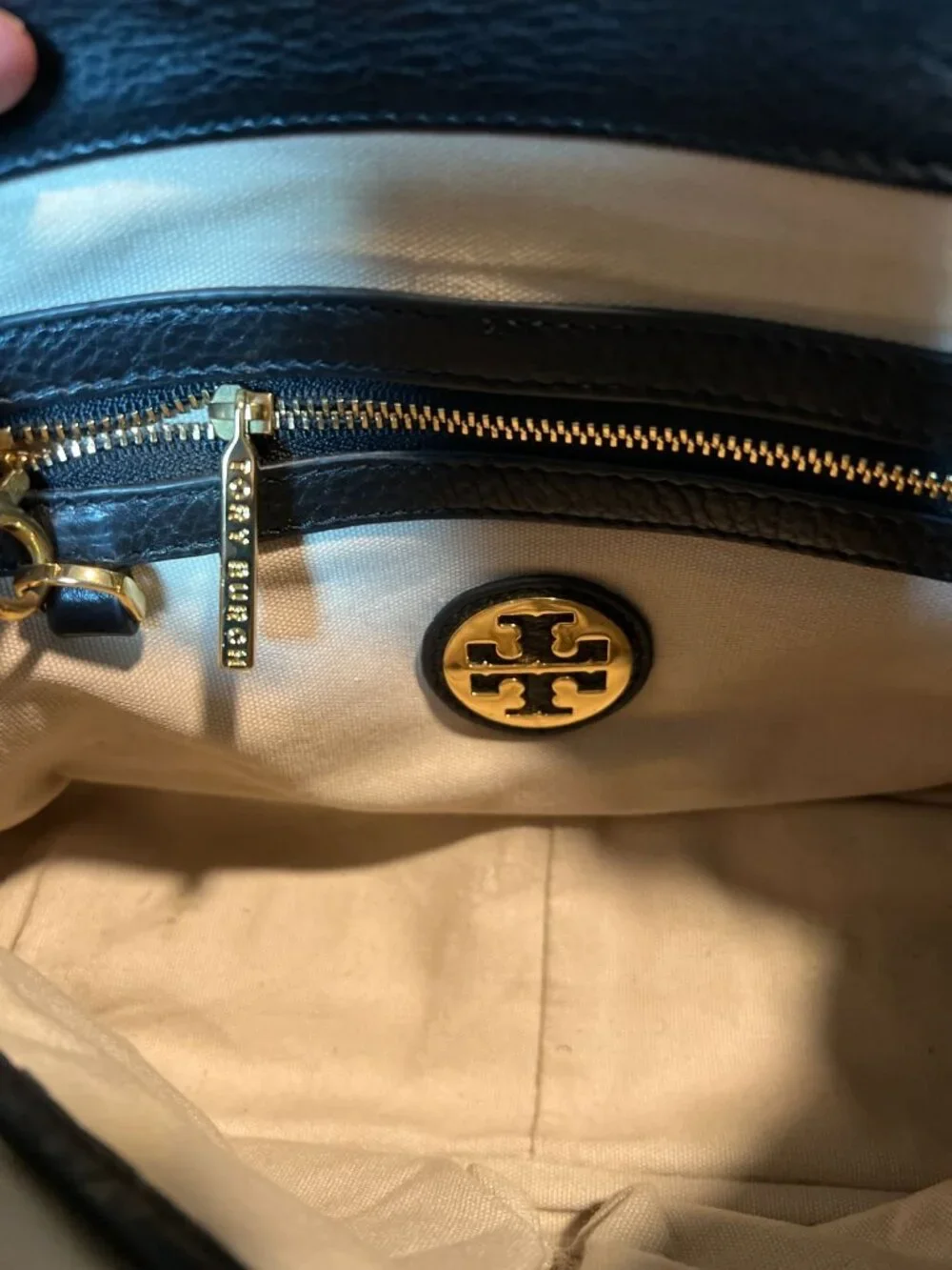✺ AUTHENTIC TORY BURCH BLACK LEATHER VINTAGE ROBINSON SHOULDER BAG WITH ADJUSTAB